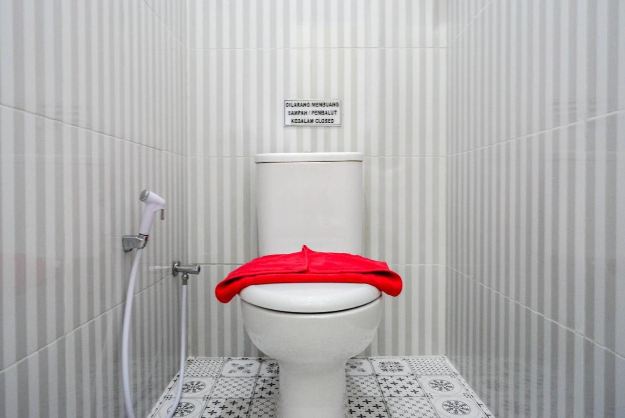 Reddoorz Near Rita Supermall Purwokerto 2 Buitenkant foto
