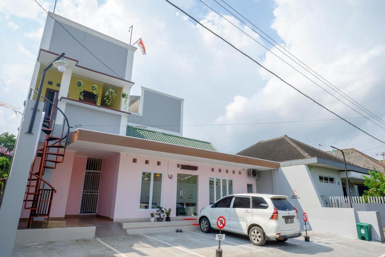 Reddoorz Near Rita Supermall Purwokerto 2 Buitenkant foto