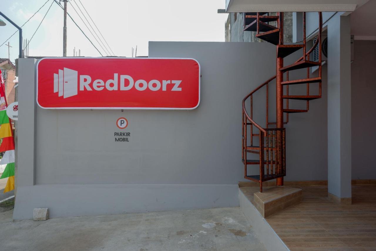 Reddoorz Near Rita Supermall Purwokerto 2 Buitenkant foto