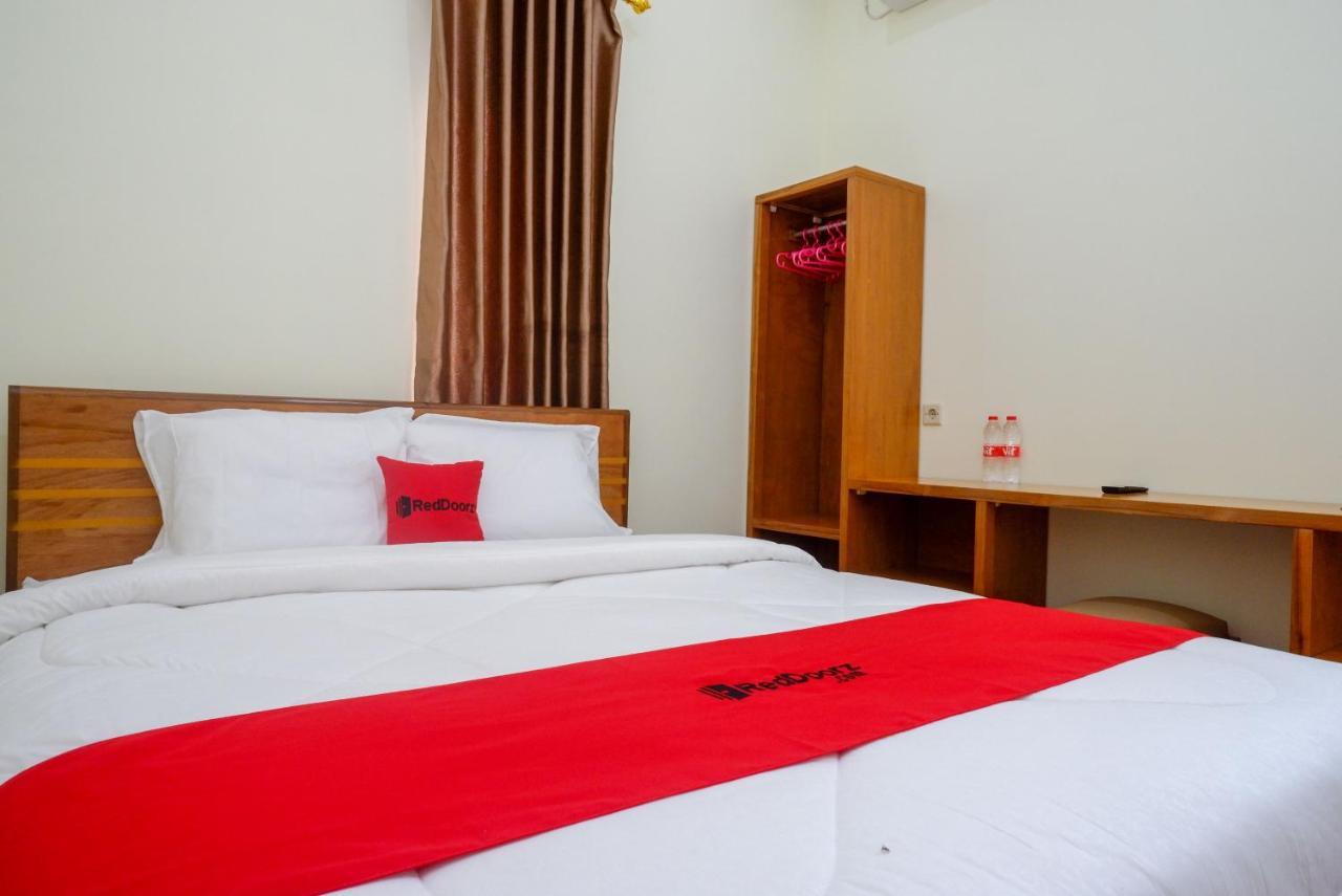 Reddoorz Near Rita Supermall Purwokerto 2 Buitenkant foto