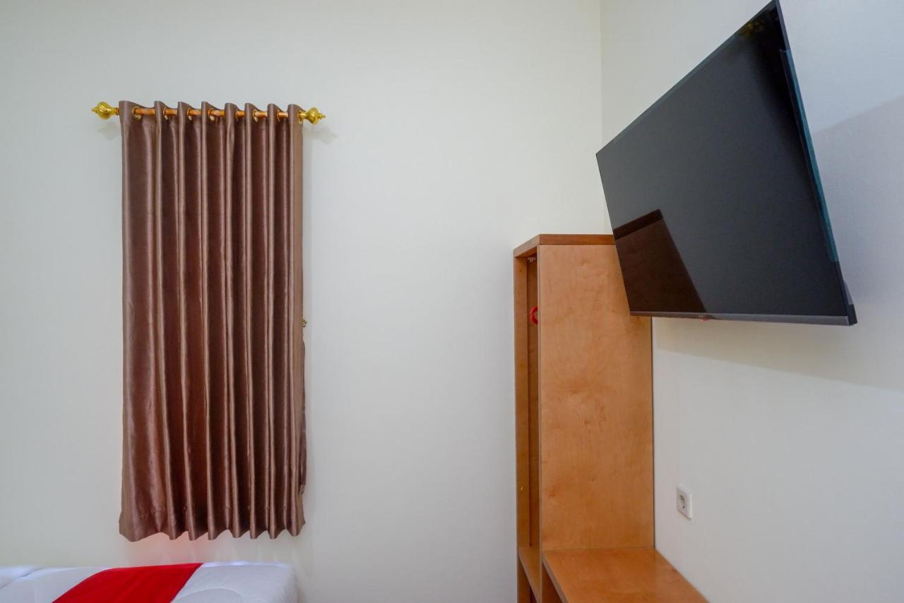 Reddoorz Near Rita Supermall Purwokerto 2 Buitenkant foto