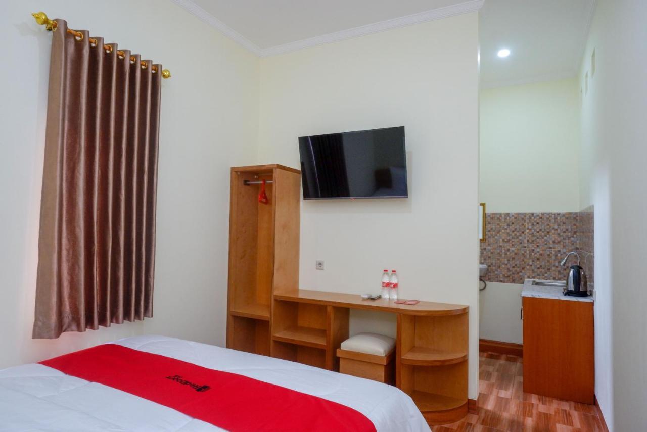 Reddoorz Near Rita Supermall Purwokerto 2 Buitenkant foto