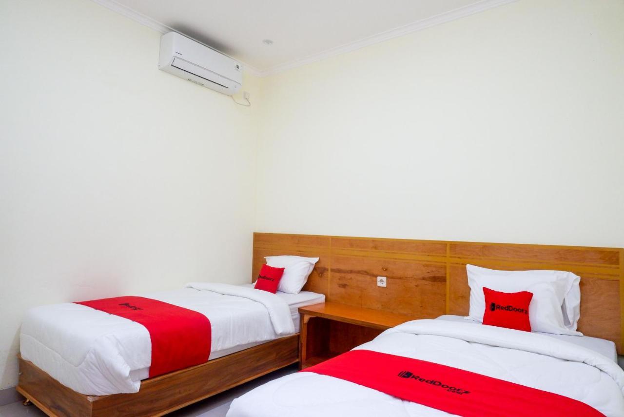 Reddoorz Near Rita Supermall Purwokerto 2 Buitenkant foto