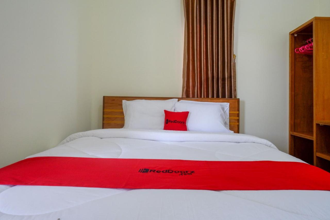 Reddoorz Near Rita Supermall Purwokerto 2 Buitenkant foto