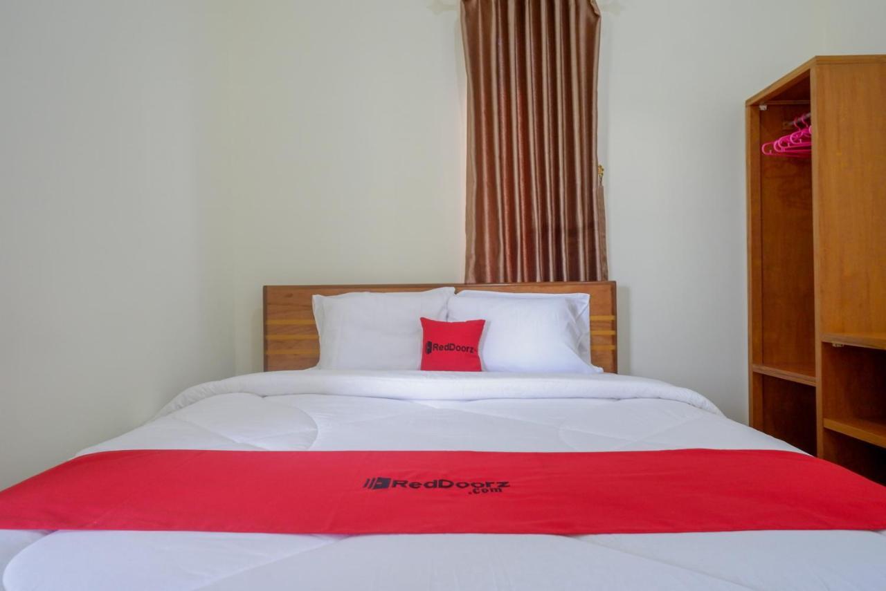 Reddoorz Near Rita Supermall Purwokerto 2 Buitenkant foto