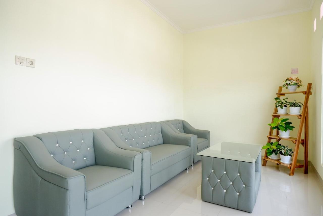 Reddoorz Near Rita Supermall Purwokerto 2 Buitenkant foto