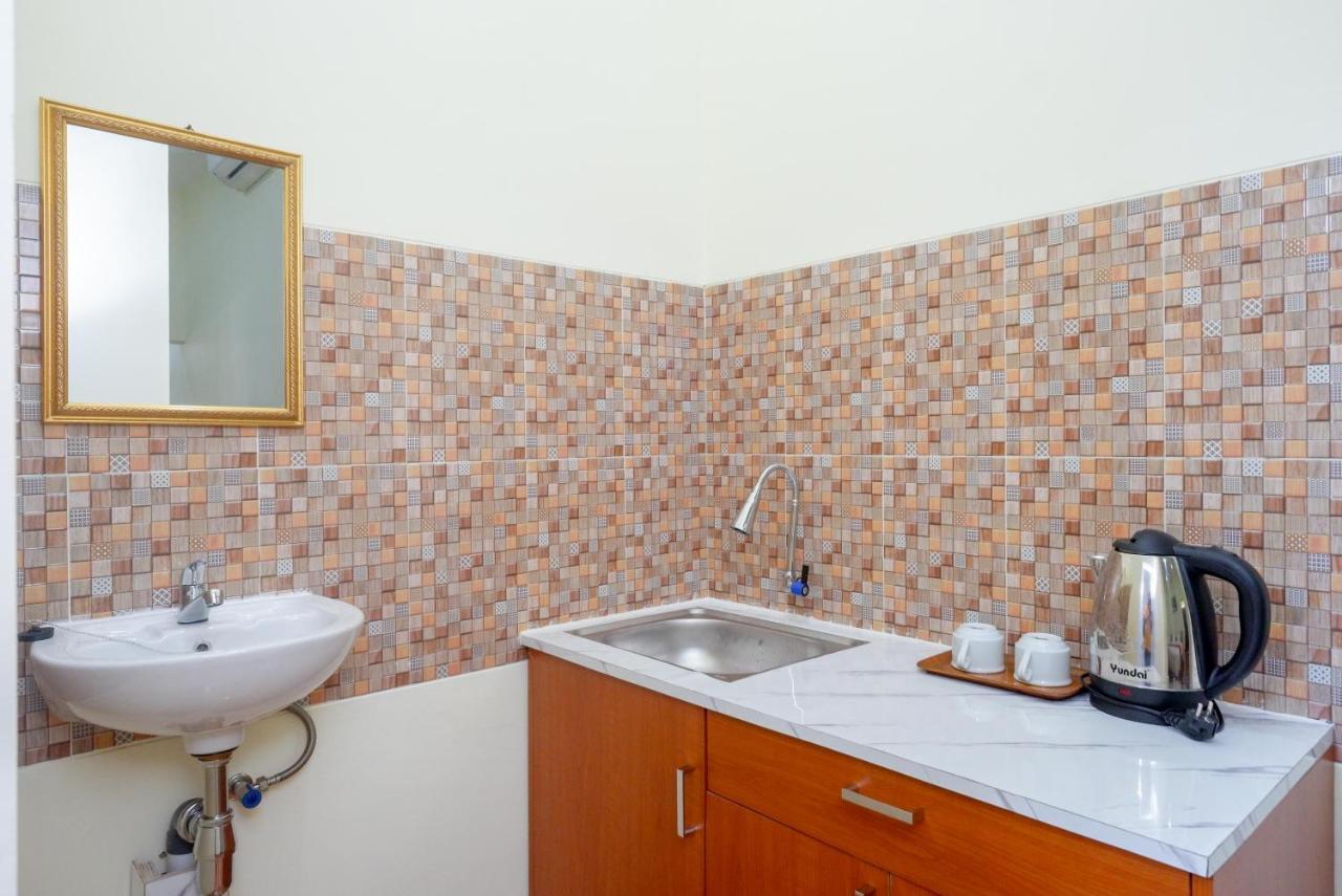 Reddoorz Near Rita Supermall Purwokerto 2 Buitenkant foto