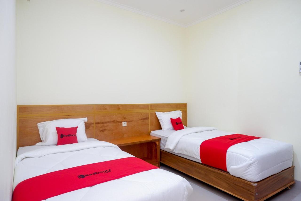 Reddoorz Near Rita Supermall Purwokerto 2 Buitenkant foto